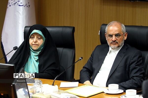 آیین موافقت‌نامه بین وزارت آموزش و پرورش با معاونت ریاست‌جمهوری در امور زنان و خانواده