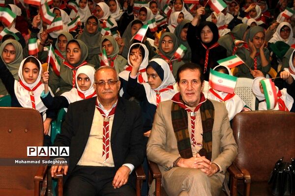 برگزاری همایش پیشتازان درکانون فرهنگی تربیتی آفتاب منطقه19