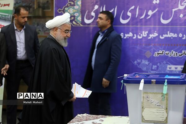 حضور رییس جمهوری در یازدهمین دوره انتخابات مجلس شورای اسلامی و میان‌دوره‌ای مجلس خبرگان رهبری