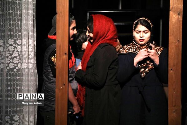 اجرای نمایش «استقلال پشت پرده»