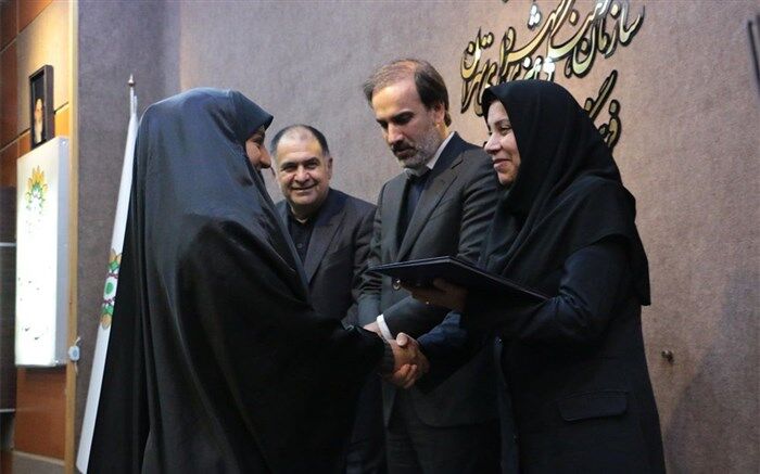 قدردانی از خبرنگار حوزه آموزش و پرورش پانا در نشست زنان خبرنگار