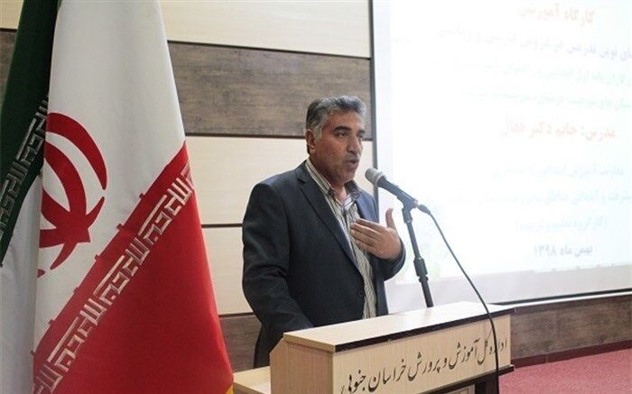 مشارکت500آموزگار پایه اول در کارگاه روش های نوین تدریس