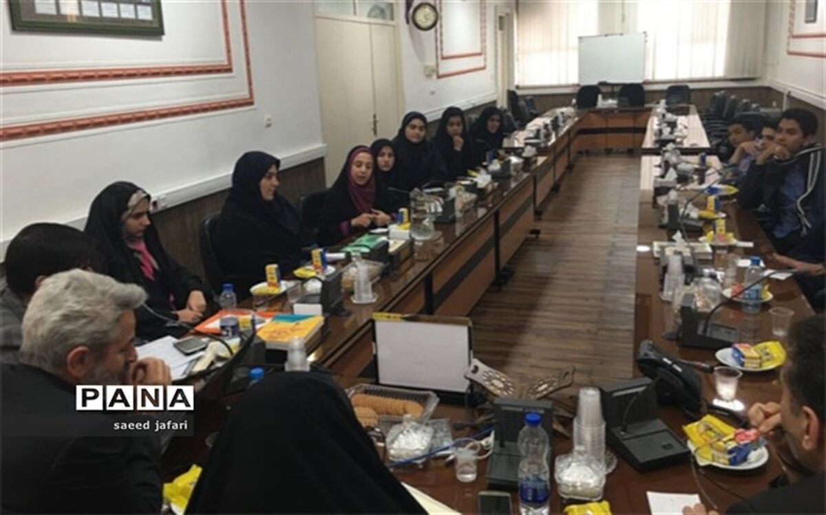 نشست مشاوران دانش آموزی مدیر آموزش و پرورش ناحیه یک برگزار شد