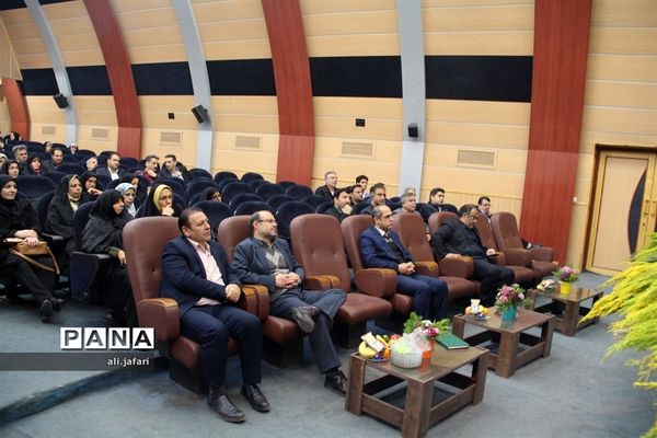 همایش تجلیل از برگزیدگان طرح‌های آموزش ابتدایی