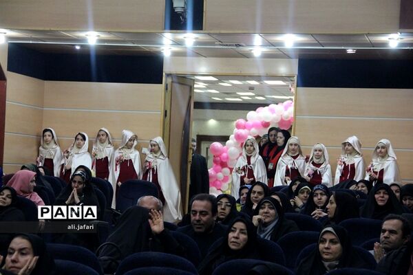 همایش تجلیل از برگزیدگان طرح‌های آموزش ابتدایی