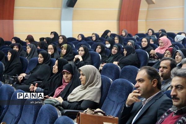 همایش تجلیل از برگزیدگان طرح‌های آموزش ابتدایی