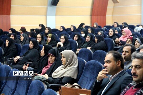 همایش تجلیل از برگزیدگان طرح‌های آموزش ابتدایی