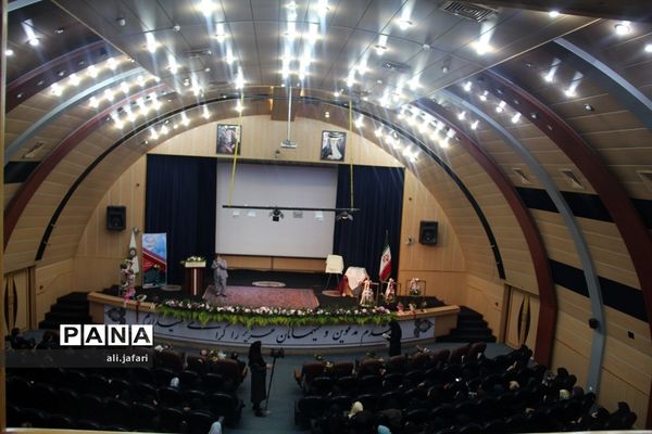 همایش تجلیل از برگزیدگان طرح‌های آموزش ابتدایی