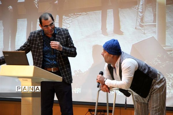 آیین دانش آموزان هنرستان خادمی  به مناسبت روز مادر