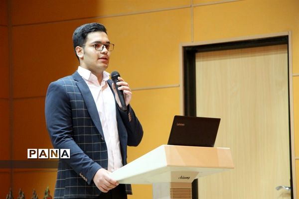 آیین دانش آموزان هنرستان خادمی  به مناسبت روز مادر