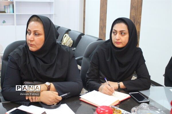 جلسه کارگروه مراکز پیش دبستانی اداره‌کل آموزش و پرورش استان بوشهر
