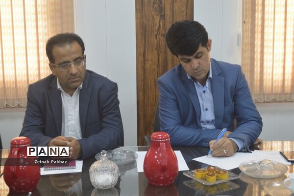 جلسه کارگروه مراکز پیش دبستانی اداره‌کل آموزش و پرورش استان بوشهر