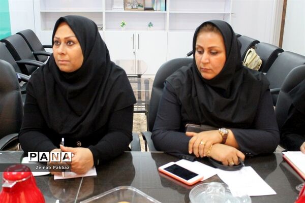 جلسه کارگروه مراکز پیش دبستانی اداره‌کل آموزش و پرورش استان بوشهر