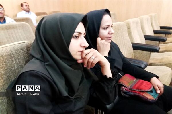 سمینار آموزشی پیشگیری از بیماری کرونا ویروس در شهرستان امیدیه