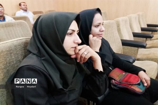 سمینار آموزشی پیشگیری از بیماری کرونا ویروس در شهرستان امیدیه