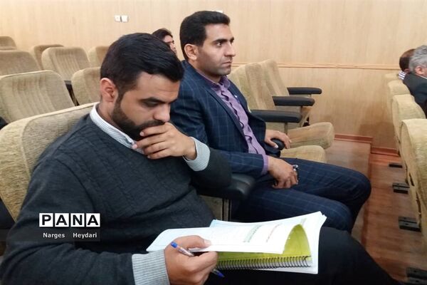 سمینار آموزشی پیشگیری از بیماری کرونا ویروس در شهرستان امیدیه