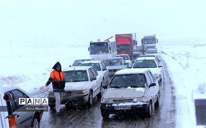 برف و باران در محورهای مواصلاتی ۴ استان