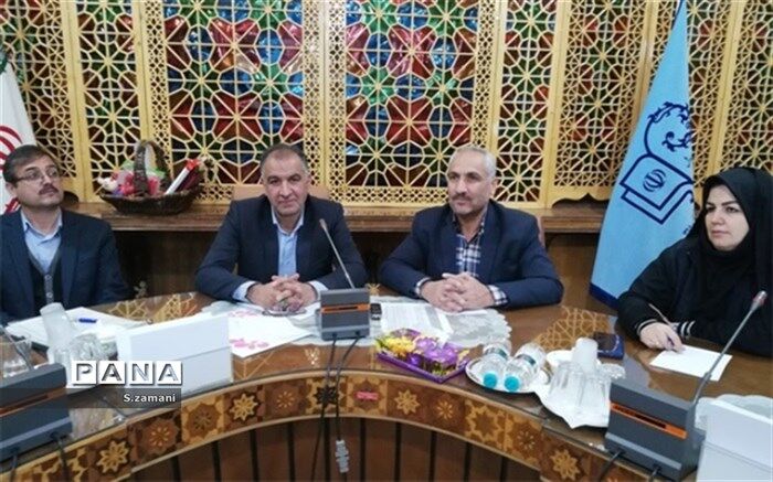 وظیفه آموزش و پرورش بعنوان پرچمدار توسعه و پایه ریز آموزش و فرهنگ کشور سنگین تر از سایر دستگاه ها است