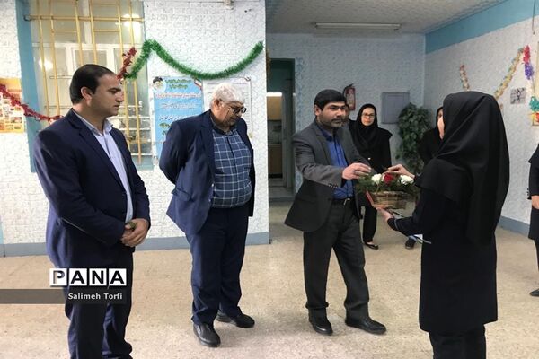 نشست هم اندیشی ریاست آموزش وپرورش شهرستان حمیدیه بامدیران ابتدایی شهری