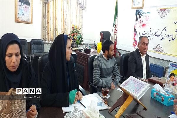 برگزاری جلسه سرگروه های آموزشی ابتدایی  شهرستان حمیدیه