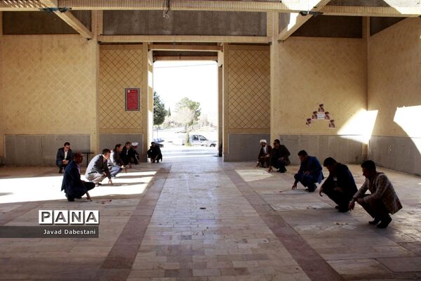 غبارروبی و عطر افشانی گلزار شهدای مروست به مناسبت هفته تربیت اسلامی و امور تربیتی