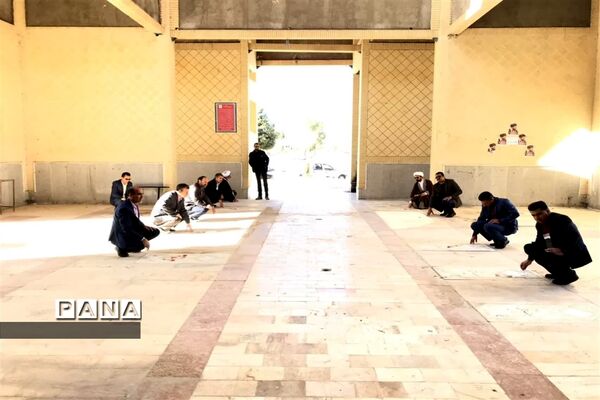 غبارروبی و عطر افشانی گلزار شهدای مروست به مناسبت هفته تربیت اسلامی و امور تربیتی