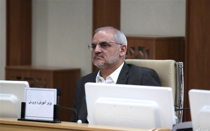 حاجی میرزایی: تعطیلی مدارس با نظر وزارت بهداشت به مردم اعلام خواهد شد