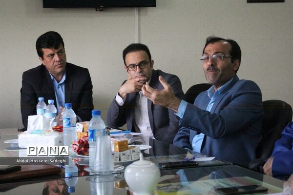 جلسه ستاد پیشگیری ازشیوع بیماری  کرونا در اداره کل آموزش و پرورش استان بوشهر