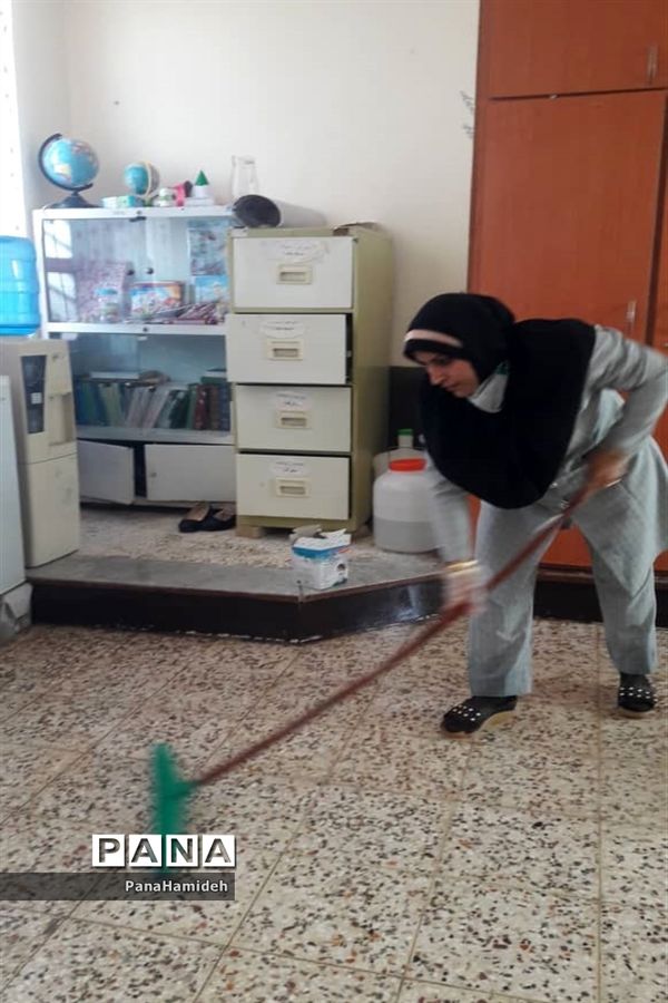 ضدعفونی و گندزدایی مدارس شهرستان حمیدیه