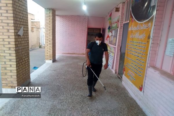 ضدعفونی و گندزدایی مدارس شهرستان حمیدیه