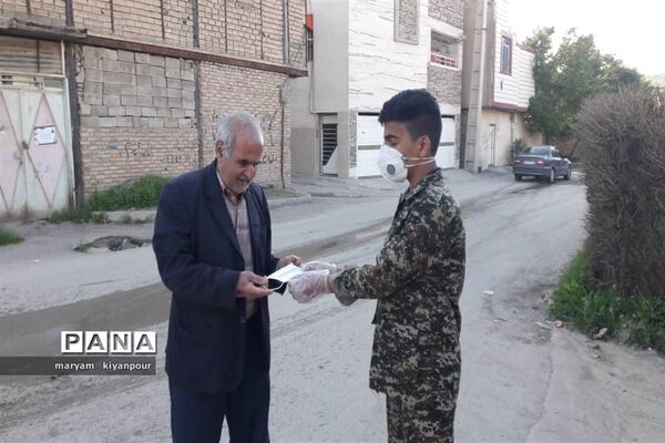 ضدعفونی و گندزدایی اماکن عمومی و توزیع ماسک رایگان در شهرستان مسجدسلیمان