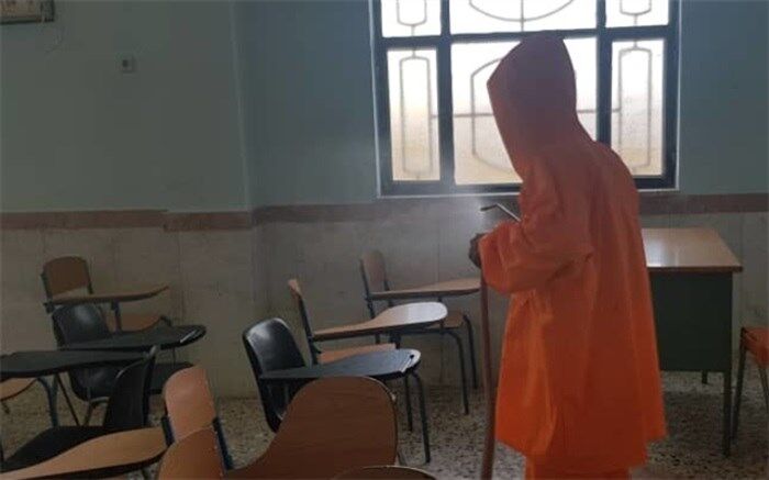 همه مدارس گناوه ضد عفونی شدند