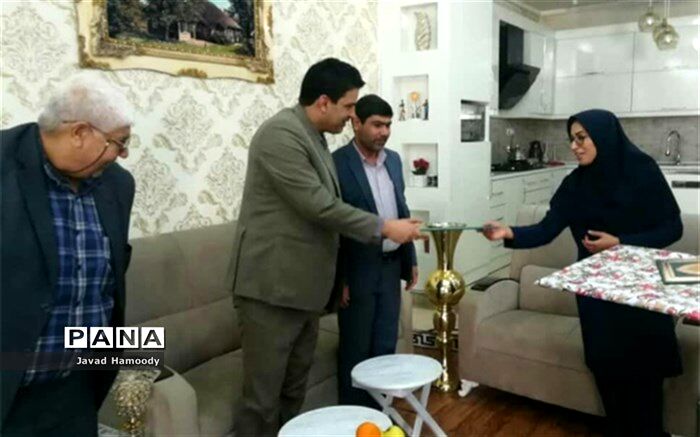 تقدیر از معلم آموزش دهنده درفضای مجازی شهرستان حمیدیه
