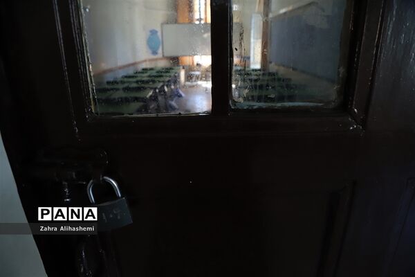 آموزش مجازی در دبیرستان ماندگار البرز
