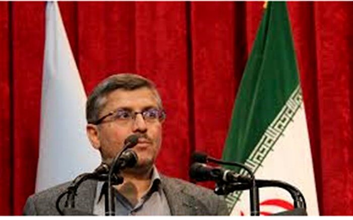 تا جای ممکن از حضور در نقاط پرتردد و برنامه‌های جمعی خودداری نماییم