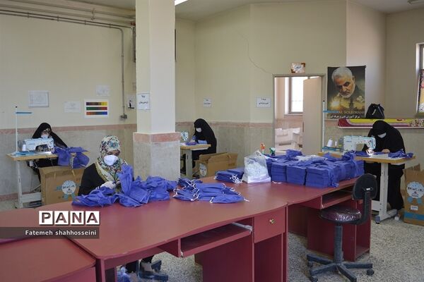 تهیه و تولید ماسک توسط بانوان و دانش آموزان بسیجی فیروزکوه
