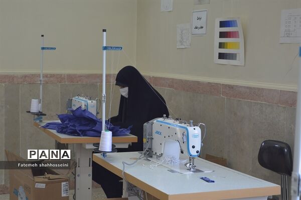 تهیه و تولید ماسک توسط بانوان و دانش آموزان بسیجی فیروزکوه