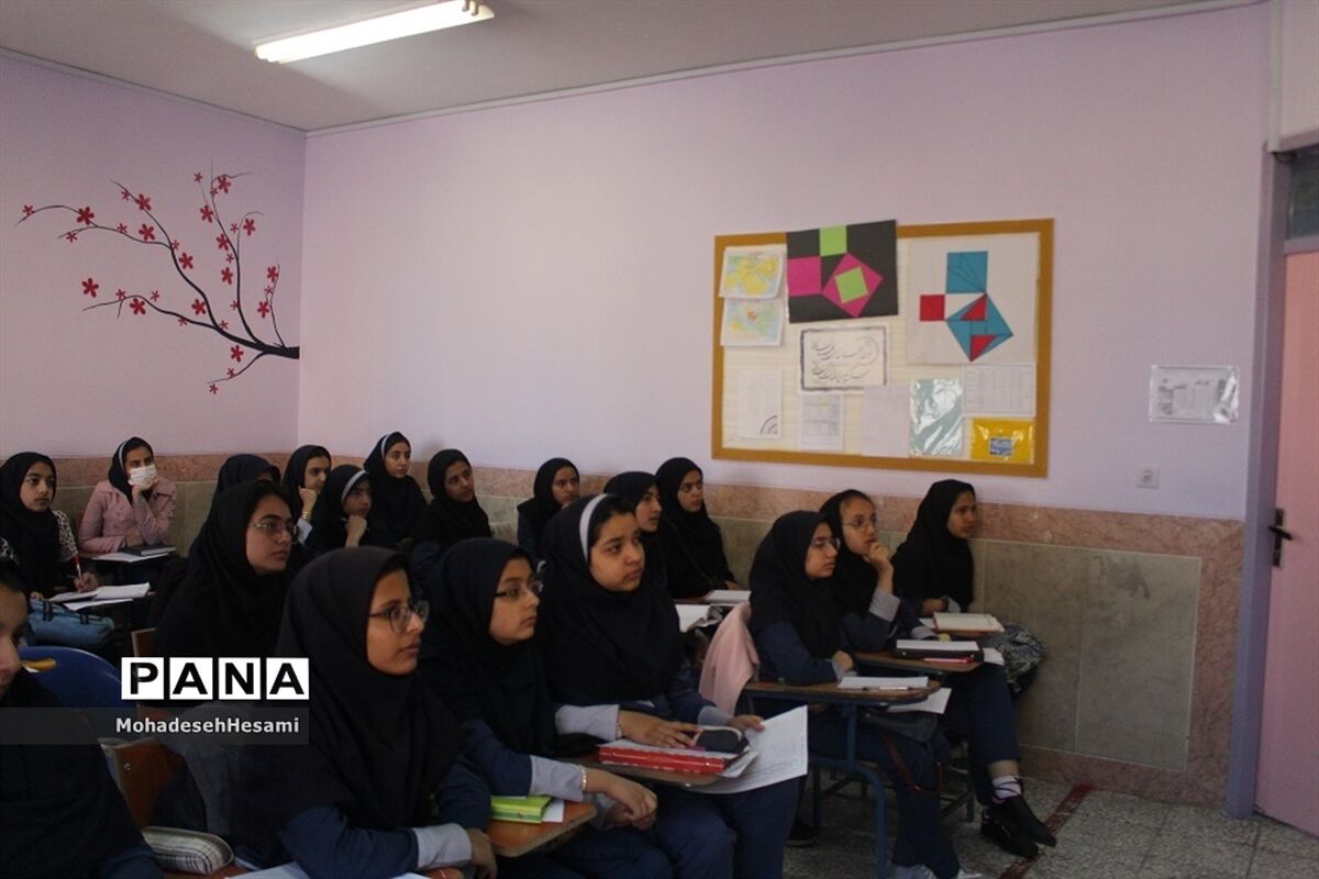 پاسخ آموزش و پرورش استان گیلان به شایعه اخراج معلم وظیفه شناس آستارایی