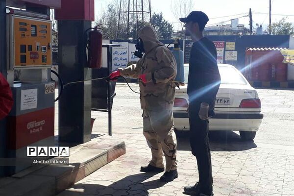 ضدعفونی کردن معابر و اماکن شهری در ساری