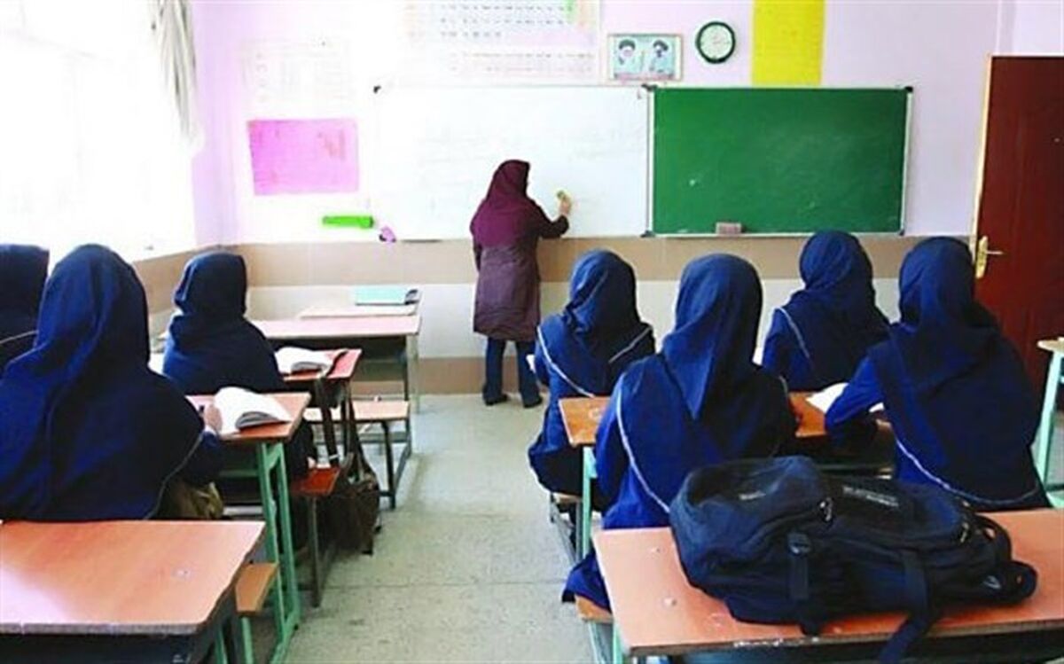 شبکه ۴ سیما هم به آموزش دانش‌آموزان پیوست