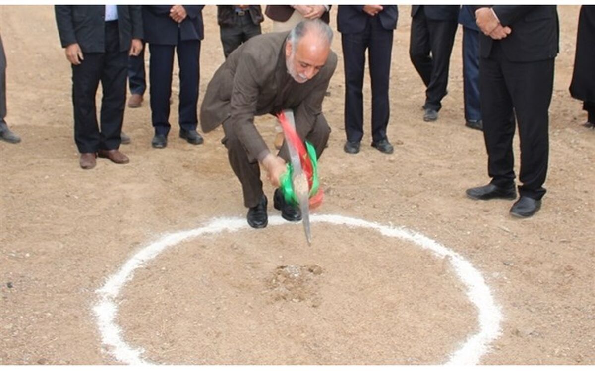مدیر کل آموزش و پرروش خراسان جنوبی خبر داد: کلنگ زنی دبستان 6 کلاسه ی دیهوک طبس