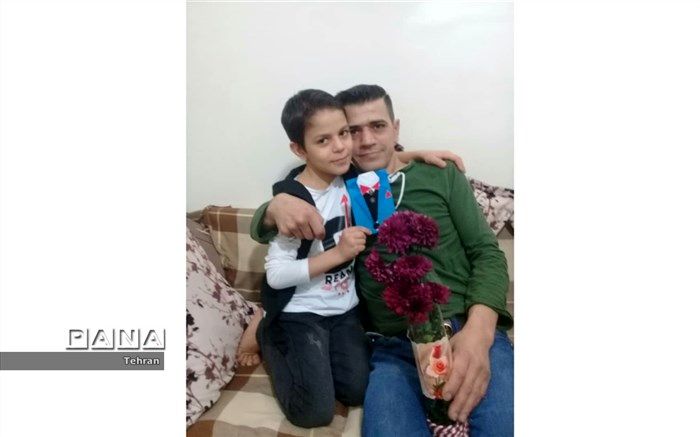 آموزش مجازی به دانش آموزان ابتدایی منطقه12 تهران برای قدردانی از پدران + تصاویر