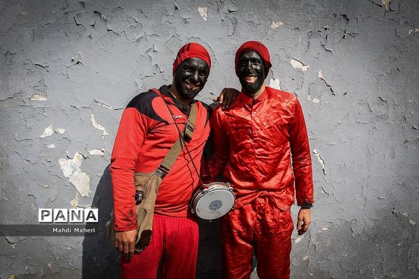 حاجی فیروزها خانه‌نشین نشده‌اند