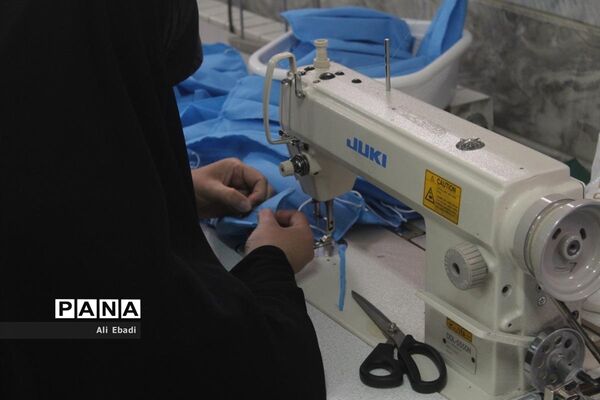 راه‌اندازی کارگاه تولید ماسک در قرارگاه شهید دکتر قاسمی قم