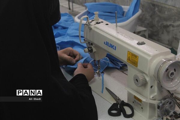 راه‌اندازی کارگاه تولید ماسک در قرارگاه شهید دکتر قاسمی قم