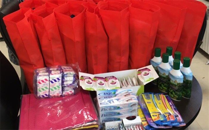 توزیع بسته‌های بهداشتی بین ساکنان کوره‌های آجرپزی جنوب تهران