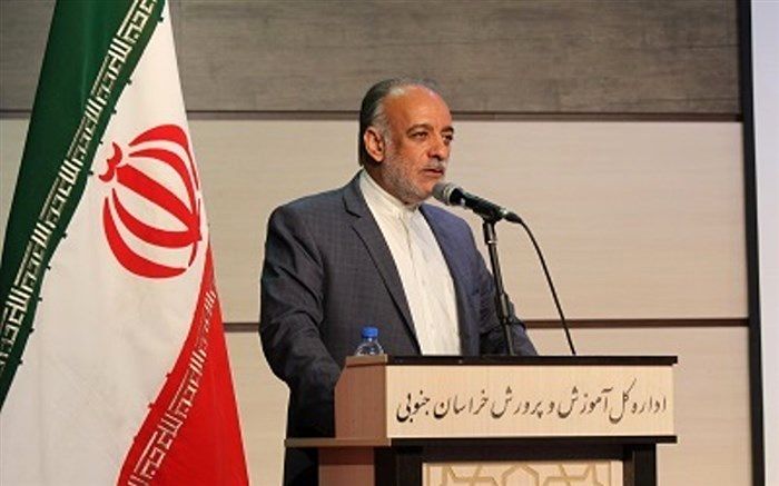 در جشنواره ی الگوهای برتر تدریس معلمان عشایری محقق شد: کسب 4رتبه کشور توسط معلمین مدارس عشایری استان