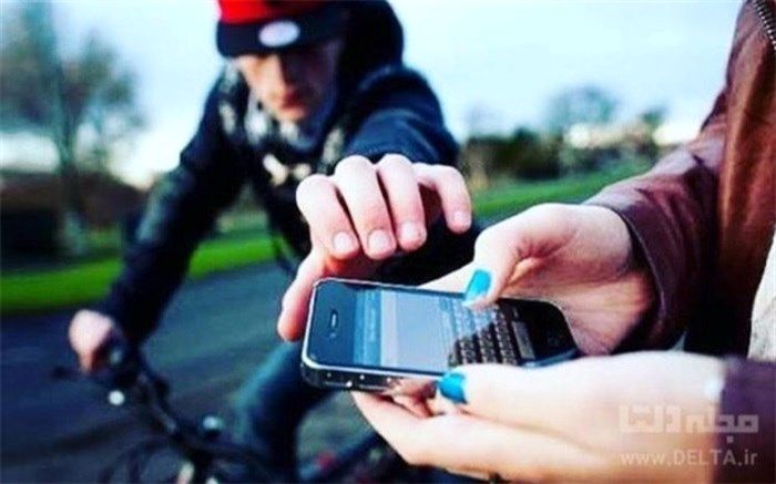 دستگیری سارقان موبایل قاپ با 60 فقره سرقت در شیراز