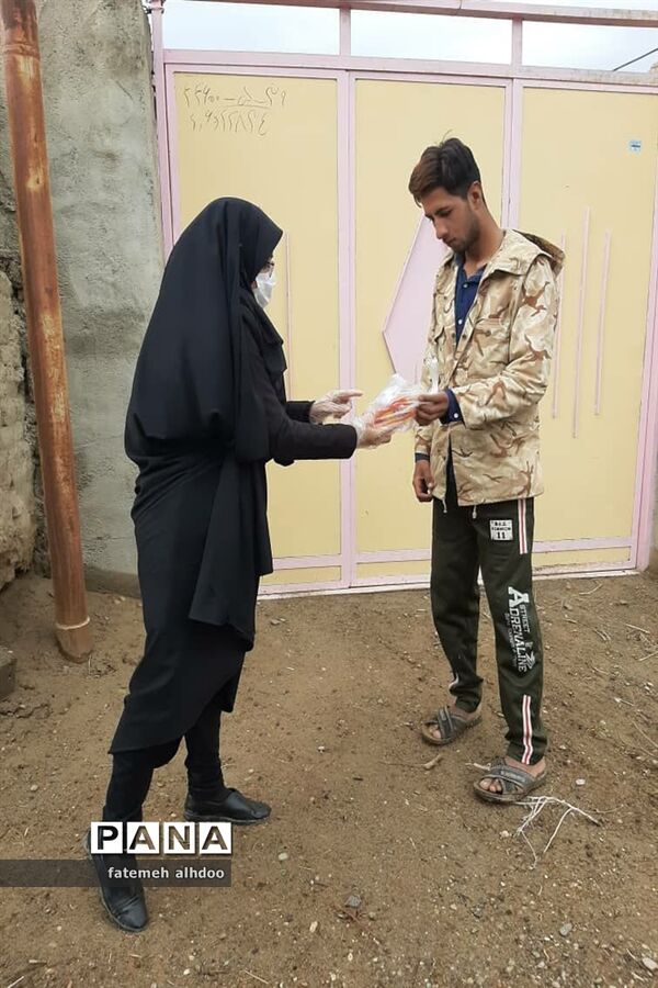 توزیع بسته‌های بهداشتی در روستاهای شمال سیستان و بلوچستان