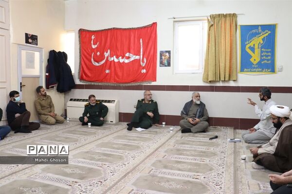 ازدید سردار نقدی از کارگاه تولید ماسک در قم